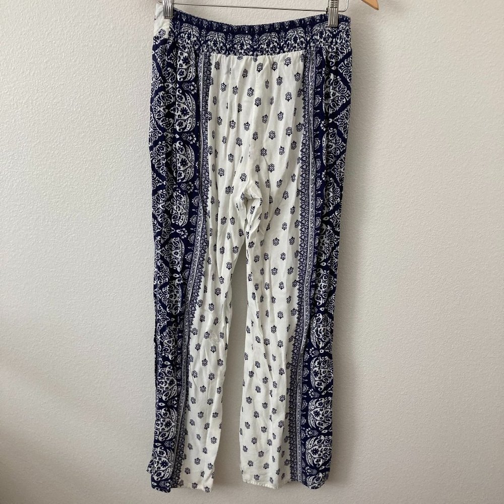 3/$20 Mudd Pull On Pants Size XL Floral